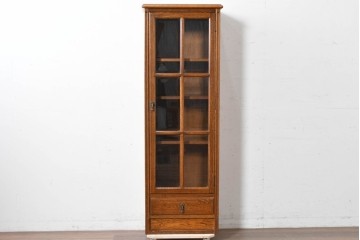 中古　美品　希少な廃番品!　すっきりとした縦型フォルムのガラス扉キャビネット　(R-087350)