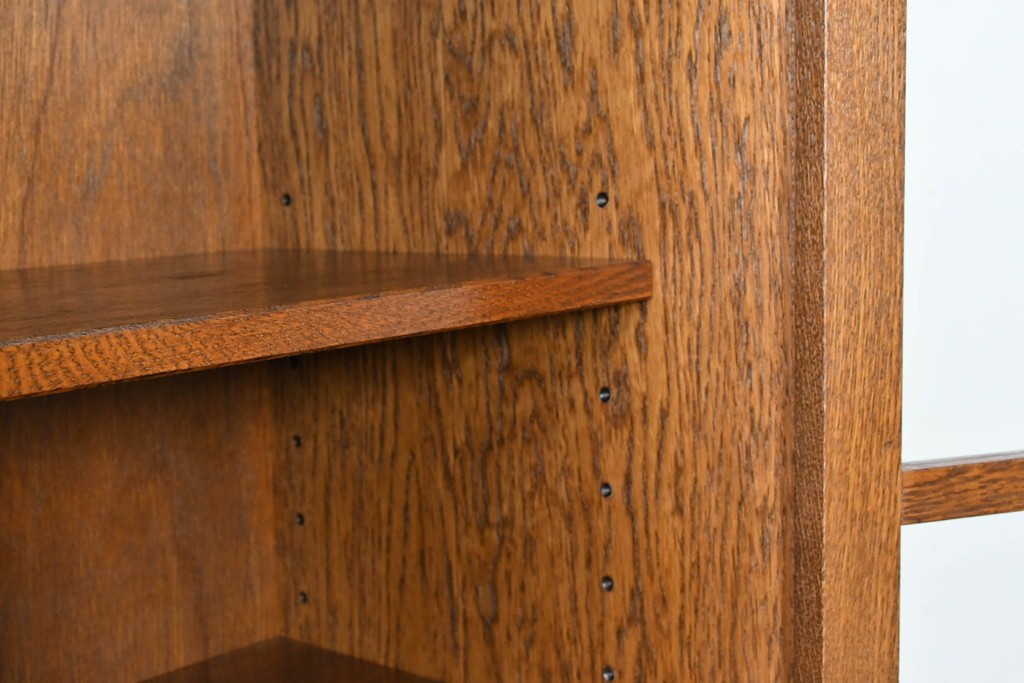 中古　美品　希少な廃番品!　すっきりとした縦型フォルムのガラス扉キャビネット　(R-087350)