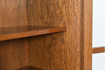 中古　美品　希少な廃番品!　すっきりとした縦型フォルムのガラス扉キャビネット　(R-087350)