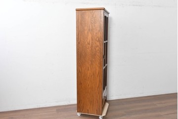 中古　美品　希少な廃番品!　すっきりとした縦型フォルムのガラス扉キャビネット　(R-087350)