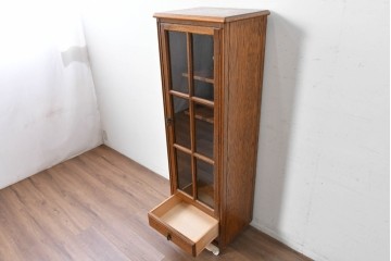 中古　美品　希少な廃番品!　すっきりとした縦型フォルムのガラス扉キャビネット　(R-087350)