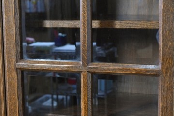 中古　美品　希少な廃番品!　すっきりとした縦型フォルムのガラス扉キャビネット　(R-087350)