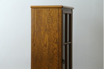 中古　美品　希少な廃番品!　三越家具　COUNTRY HOUSE(カントリーハウス)　Brugge(ブルージュ)　すっきりとした縦型フォルムのガラス扉キャビネット　(R-087350)