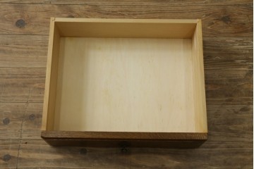 中古　美品　希少な廃番品!　三越家具　COUNTRY HOUSE(カントリーハウス)　Brugge(ブルージュ)　すっきりとした縦型フォルムのガラス扉キャビネット　(R-087350)