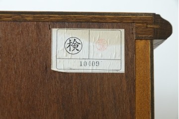 中古　美品　希少な廃番品!　三越家具　COUNTRY HOUSE(カントリーハウス)　Brugge(ブルージュ)　すっきりとした縦型フォルムのガラス扉キャビネット　(R-087350)