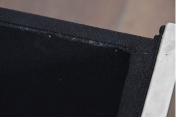 中古　美品　HALO(ハロ)　STONYHURST ENTERTAINMENT UNIT BRUSHED STEEL(ストニーハースト エンターテインメント ユニット ブラッシュドスチール)　鋲打ち×メタルの無骨なデザインが際立つ テレビボード　定価約31万円　(R-087351)