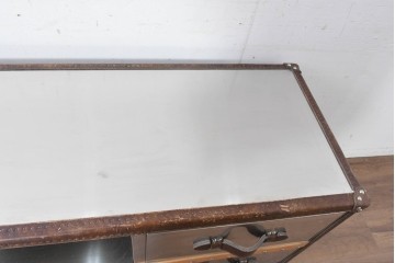 中古　美品　HALO(ハロ)　STONYHURST ENTERTAINMENT UNIT BRUSHED STEEL(ストニーハースト エンターテインメント ユニット ブラッシュドスチール)　鋲打ち×メタルの無骨なデザインが際立つ テレビボード　定価約31万円　(R-087351)