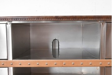 中古　美品　HALO(ハロ)　STONYHURST ENTERTAINMENT UNIT BRUSHED STEEL(ストニーハースト エンターテインメント ユニット ブラッシュドスチール)　鋲打ち×メタルの無骨なデザインが際立つ テレビボード　定価約31万円　(R-087351)