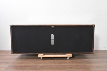 中古　美品　HALO(ハロ)　STONYHURST ENTERTAINMENT UNIT BRUSHED STEEL(ストニーハースト エンターテインメント ユニット ブラッシュドスチール)　鋲打ち×メタルの無骨なデザインが際立つ テレビボード　定価約31万円　(R-087351)