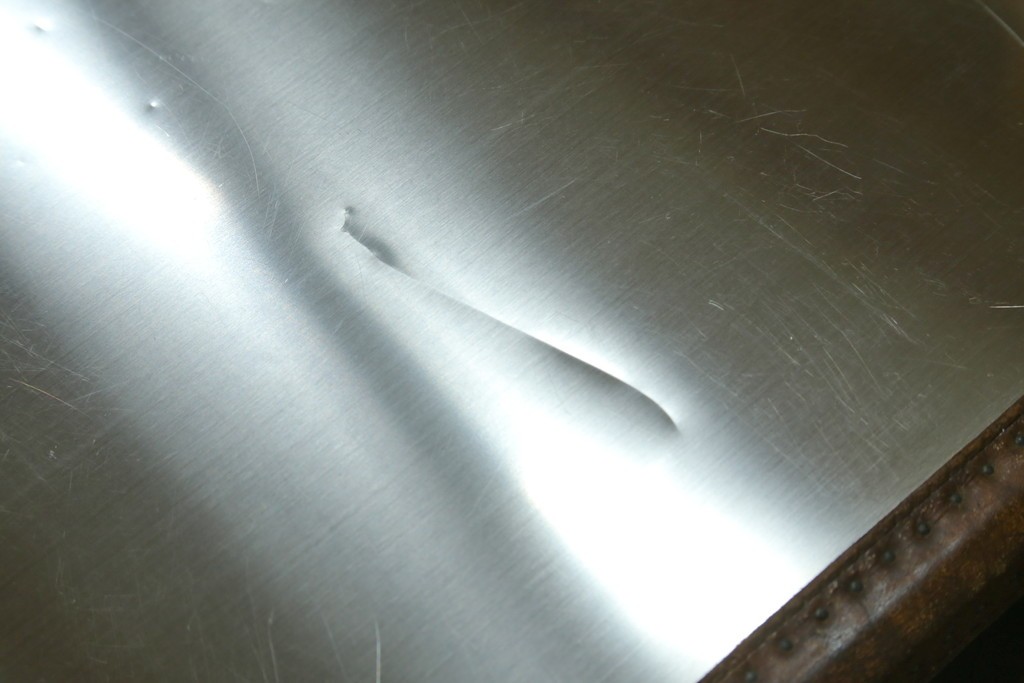 中古　美品　HALO(ハロ)　STONYHURST ENTERTAINMENT UNIT BRUSHED STEEL(ストニーハースト エンターテインメント ユニット ブラッシュドスチール)　鋲打ち×メタルの無骨なデザインが際立つ テレビボード　定価約31万円　(R-087351)