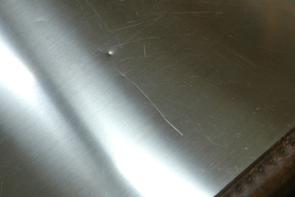 中古　美品　HALO(ハロ)　STONYHURST ENTERTAINMENT UNIT BRUSHED STEEL(ストニーハースト エンターテインメント ユニット ブラッシュドスチール)　鋲打ち×メタルの無骨なデザインが際立つ テレビボード　定価約31万円　(R-087351)