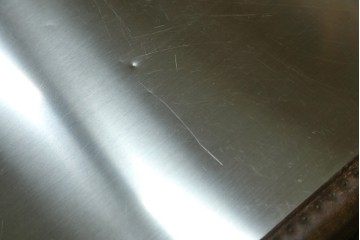 中古　美品　HALO(ハロ)　STONYHURST ENTERTAINMENT UNIT BRUSHED STEEL(ストニーハースト エンターテインメント ユニット ブラッシュドスチール)　鋲打ち×メタルの無骨なデザインが際立つ テレビボード　定価約31万円　(R-087351)
