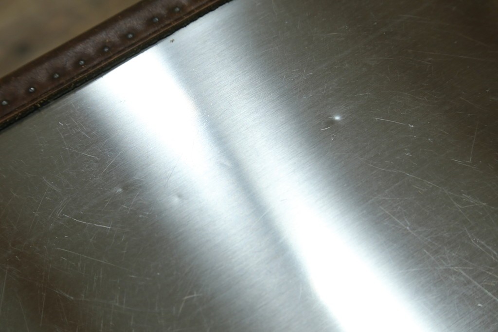 中古　美品　HALO(ハロ)　STONYHURST ENTERTAINMENT UNIT BRUSHED STEEL(ストニーハースト エンターテインメント ユニット ブラッシュドスチール)　鋲打ち×メタルの無骨なデザインが際立つ テレビボード　定価約31万円　(R-087351)