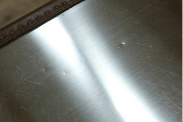 中古　美品　HALO(ハロ)　STONYHURST ENTERTAINMENT UNIT BRUSHED STEEL(ストニーハースト エンターテインメント ユニット ブラッシュドスチール)　鋲打ち×メタルの無骨なデザインが際立つ テレビボード　定価約31万円　(R-087351)