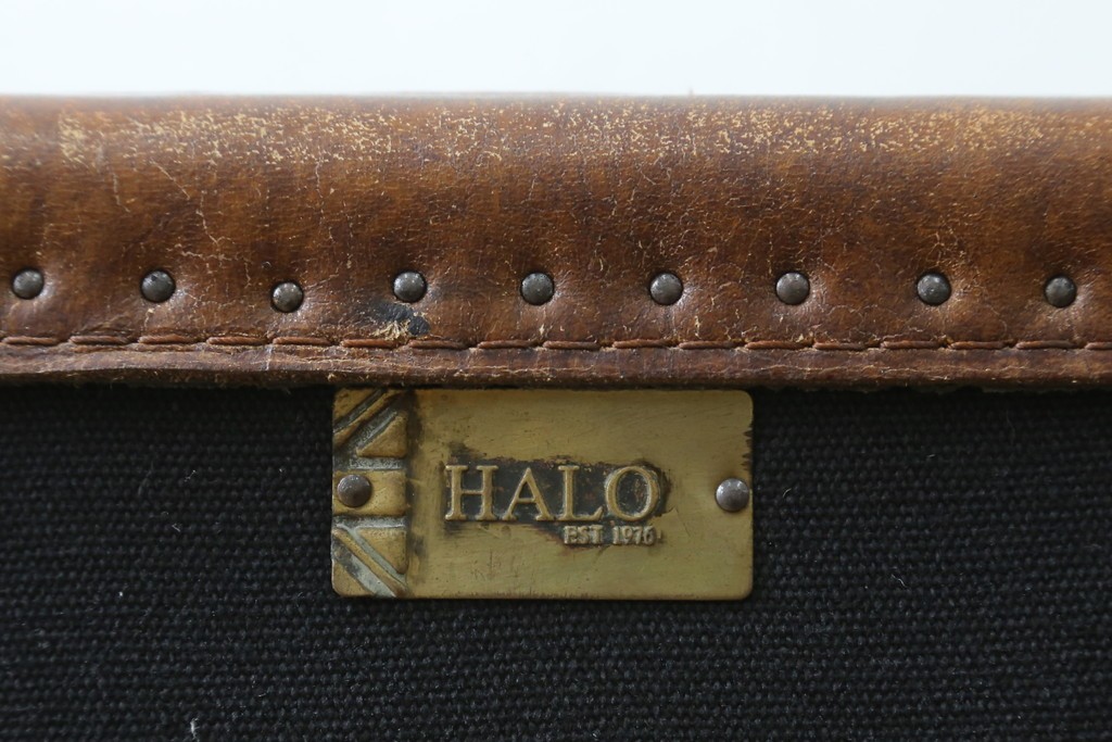 中古　美品　HALO(ハロ)　STONYHURST ENTERTAINMENT UNIT BRUSHED STEEL(ストニーハースト エンターテインメント ユニット ブラッシュドスチール)　鋲打ち×メタルの無骨なデザインが際立つ テレビボード　定価約31万円　(R-087351)