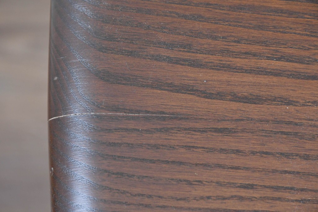 中古　美品　イギリス　ERCOL(アーコール)　Old Colonial(オールドコロニアル)シリーズ　エルム材の美しい木目が魅力のネストテーブル　(R-087352)