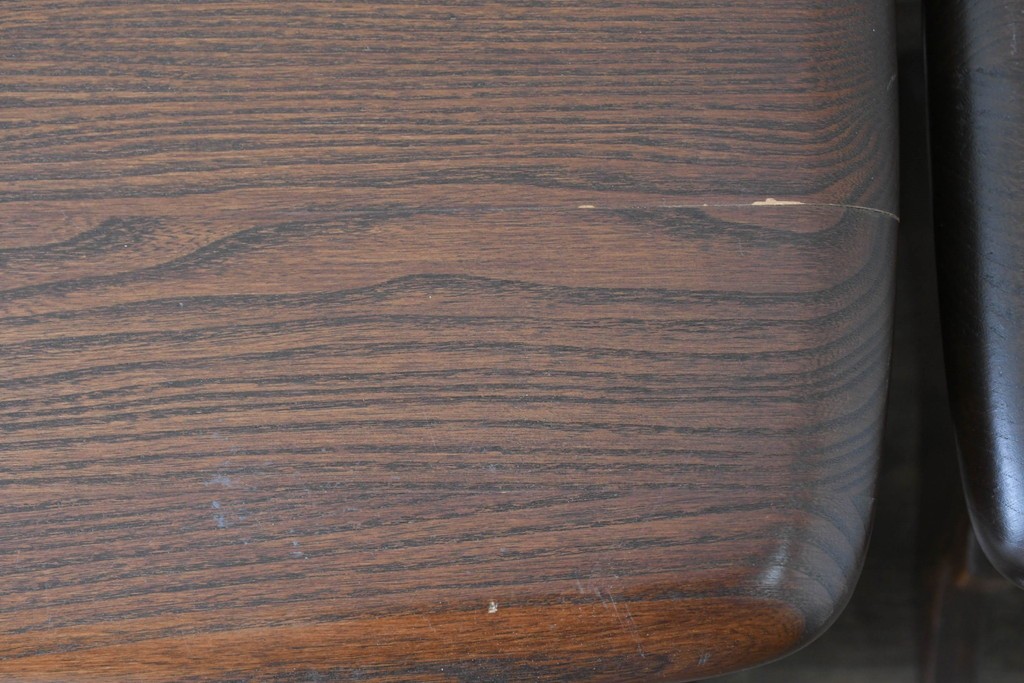 中古　美品　イギリス　ERCOL(アーコール)　Old Colonial(オールドコロニアル)シリーズ　エルム材の美しい木目が魅力のネストテーブル　(R-087352)