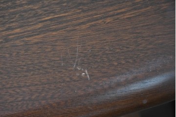 中古　美品　イギリス　ERCOL(アーコール)　Old Colonial(オールドコロニアル)シリーズ　エルム材の美しい木目が魅力のネストテーブル　(R-087352)