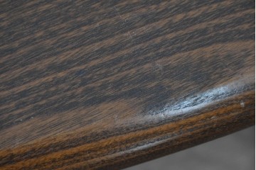 中古　美品　イギリス　ERCOL(アーコール)　Old Colonial(オールドコロニアル)シリーズ　エルム材の美しい木目が魅力のネストテーブル　(R-087352)