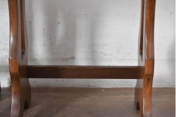 中古　美品　イギリス　ERCOL(アーコール)　Old Colonial(オールドコロニアル)シリーズ　エルム材の美しい木目が魅力のネストテーブル　(R-087352)