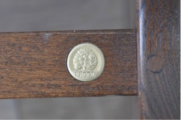 中古　美品　イギリス　ERCOL(アーコール)　Old Colonial(オールドコロニアル)シリーズ　エルム材の美しい木目が魅力のネストテーブル　(R-087352)