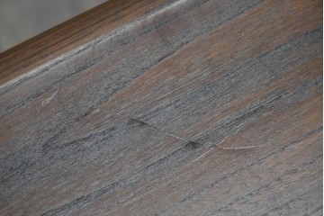 中古　美品　イギリス　ERCOL(アーコール)　Old Colonial(オールドコロニアル)シリーズ　エルム材の美しい木目が魅力のネストテーブル　(R-087352)