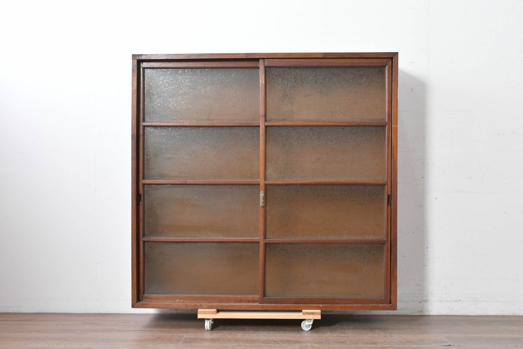 和製アンティーク　やわらかな透け感が魅力の結霜ガラス戸棚　(R-087353)