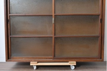 和製アンティーク　やわらかな透け感が魅力の結霜ガラス戸棚　(R-087353)