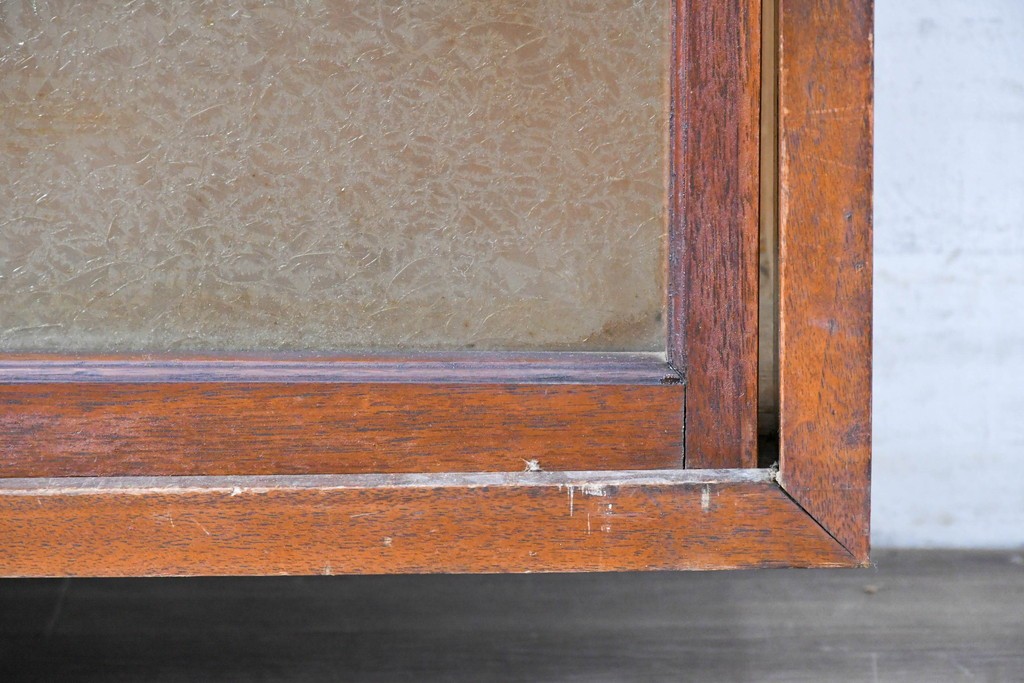 和製アンティーク　やわらかな透け感が魅力の結霜ガラス戸棚　(R-087353)