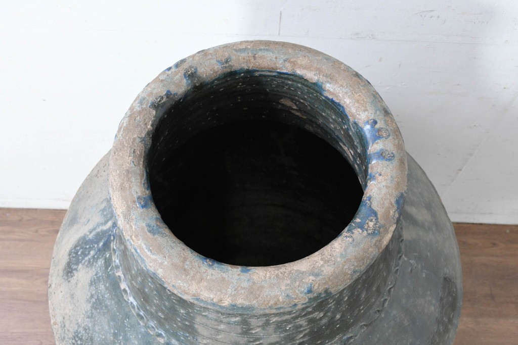 中国アンティーク　古玩　緑釉の色合いと質感が味わい深い大きな壺　(R-087354)