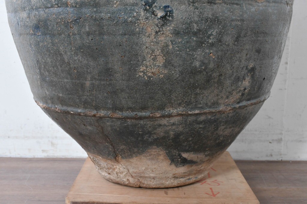 中国アンティーク　古玩　緑釉の色合いと質感が味わい深い大きな壺　(R-087354)