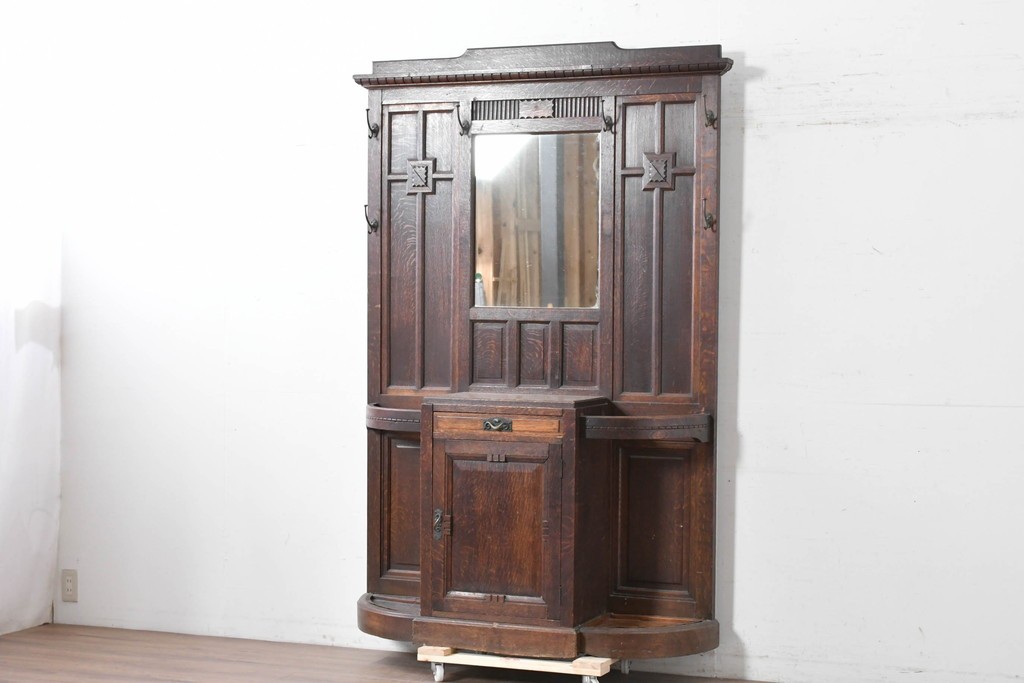 和製アンティーク　上手物!　楢(ナラ)材　彫刻が際立つ古い洋館のホールスタンド　(R-087357)