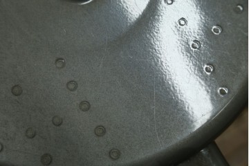 中古　美品　フランス　オールスチール製　Whale Tail(ホエールテイル・チェア)　工業用チェアの名作!　Nicolle Chair(ニコルチェア)　定価約6万円　(R-087359)