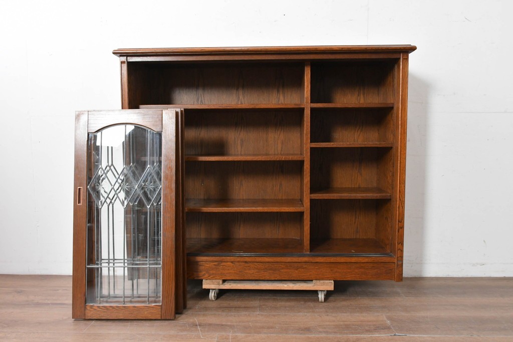 中古　希少な廃番品　三越家具(現カントリーハウス)　Brugge(ブルージュ)　ステンドグラス入り扉のサイドボード　(R-087361)