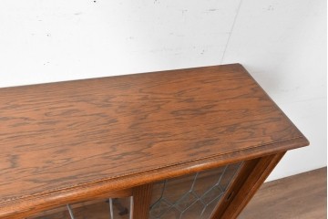 中古　希少な廃番品　三越家具(現カントリーハウス)　Brugge(ブルージュ)　ステンドグラス入り扉のサイドボード　(R-087361)