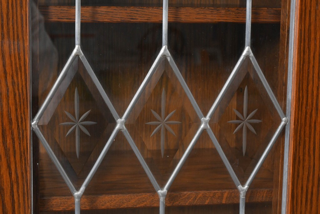 中古　希少な廃番品　三越家具(現カントリーハウス)　Brugge(ブルージュ)　ステンドグラス入り扉のサイドボード　(R-087361)