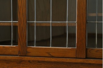 中古　希少な廃番品　三越家具(現カントリーハウス)　Brugge(ブルージュ)　ステンドグラス入り扉のサイドボード　(R-087361)