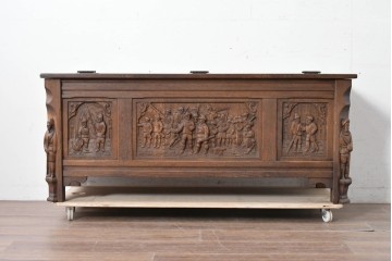 ベルギーヴィンテージ　オーク材　彫刻が印象的なブランケットボックス　(R-087362)