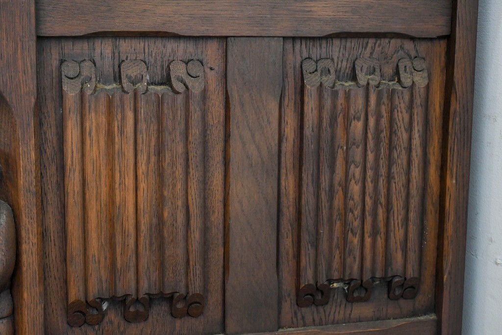 ベルギーヴィンテージ　オーク材　彫刻が印象的なブランケットボックス　(R-087362)