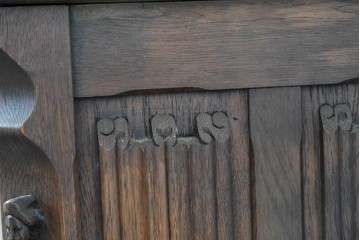 ベルギーヴィンテージ　オーク材　彫刻が印象的なブランケットボックス　(R-087362)