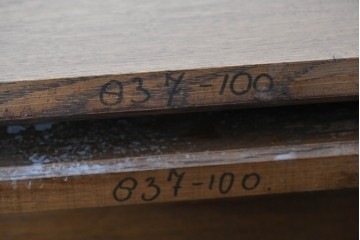 ベルギーヴィンテージ　オーク材　彫刻が印象的なブランケットボックス　(R-087362)