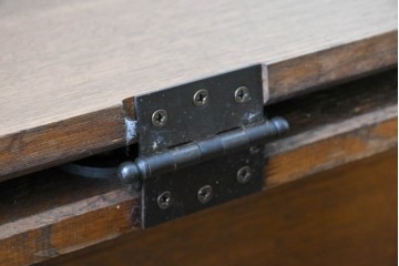 ベルギーヴィンテージ　オーク材　彫刻が印象的なブランケットボックス　(R-087362)