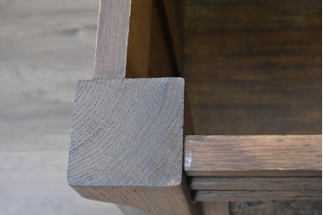 ベルギーヴィンテージ　オーク材　彫刻が印象的なブランケットボックス　(R-087362)