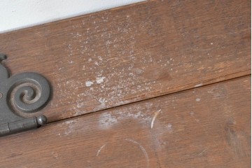 ベルギーヴィンテージ　オーク材　彫刻が印象的なブランケットボックス　(R-087362)