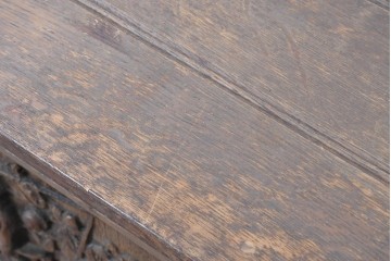 ベルギーヴィンテージ　オーク材　彫刻が印象的なブランケットボックス　(R-087362)