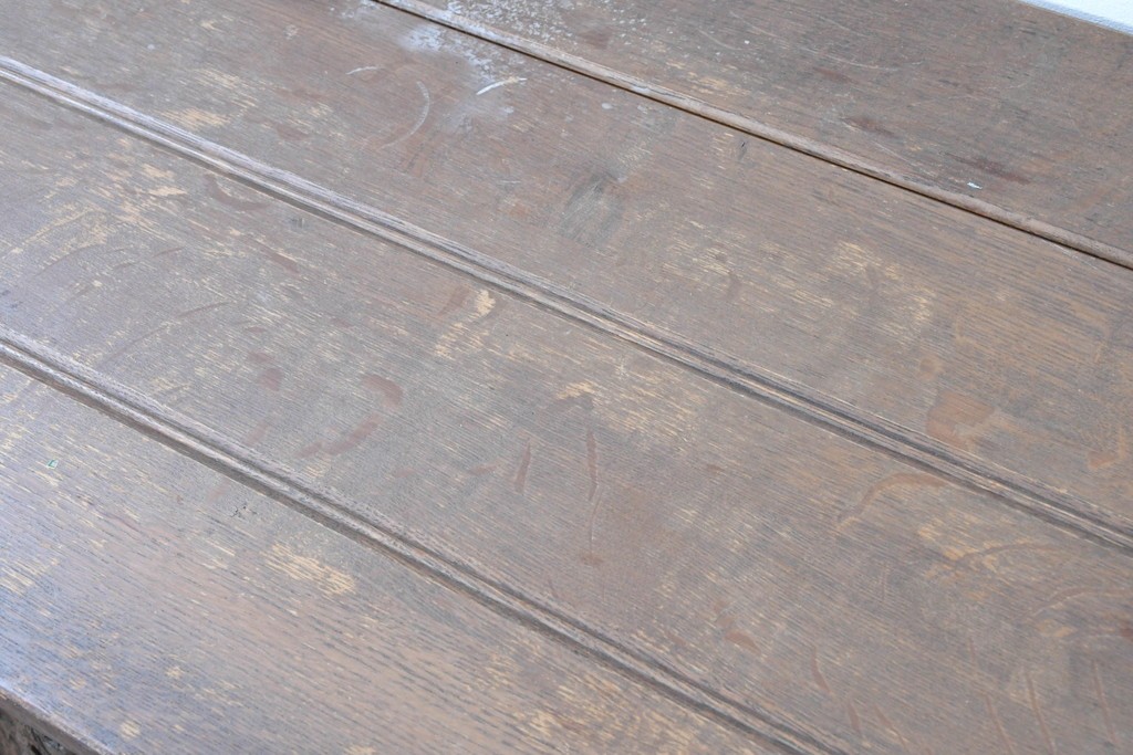 ベルギーヴィンテージ　オーク材　彫刻が印象的なブランケットボックス　(R-087362)