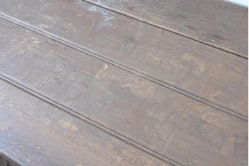 ベルギーヴィンテージ　オーク材　彫刻が印象的なブランケットボックス　(R-087362)