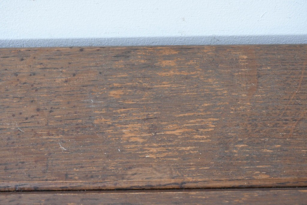 ベルギーヴィンテージ　オーク材　彫刻が印象的なブランケットボックス　(R-087362)