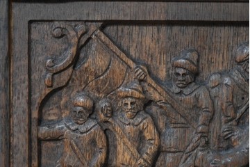 ベルギーヴィンテージ　オーク材　彫刻が印象的なブランケットボックス　(R-087362)