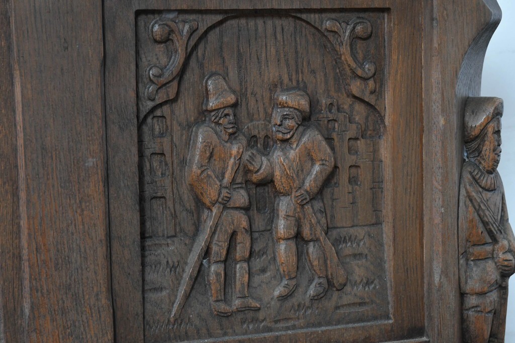 ベルギーヴィンテージ　オーク材　彫刻が印象的なブランケットボックス　(R-087362)